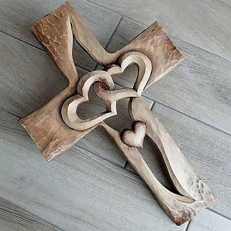 Liebevolle Herz-Kreuz Skulptur