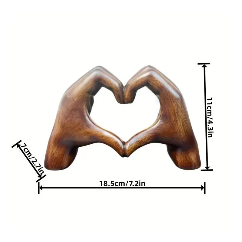 Dekorative Herzstatue aus Holz