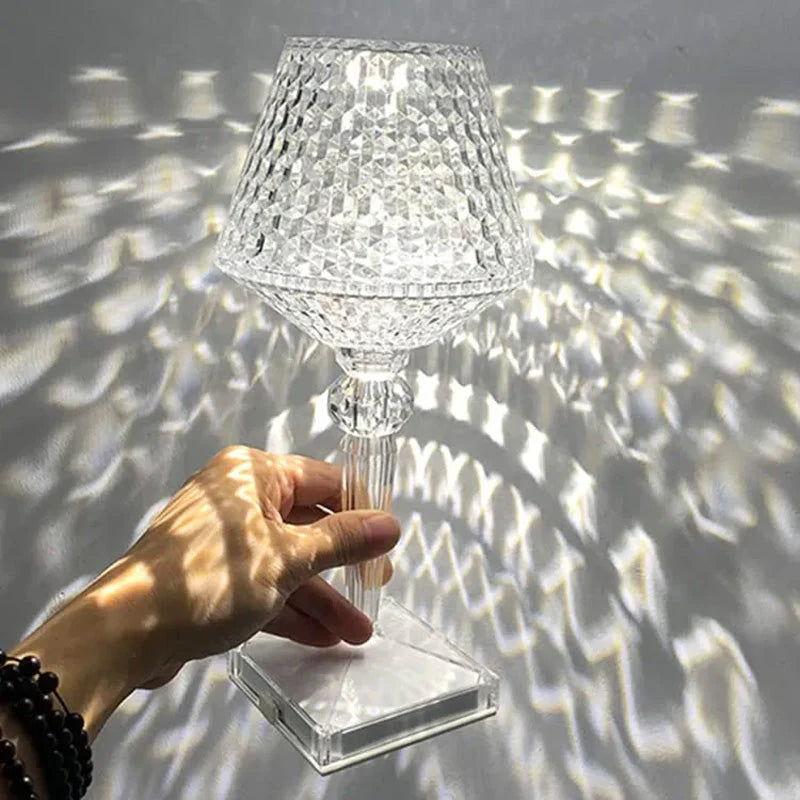 Elegante Kristall-Lampe für den Tisch