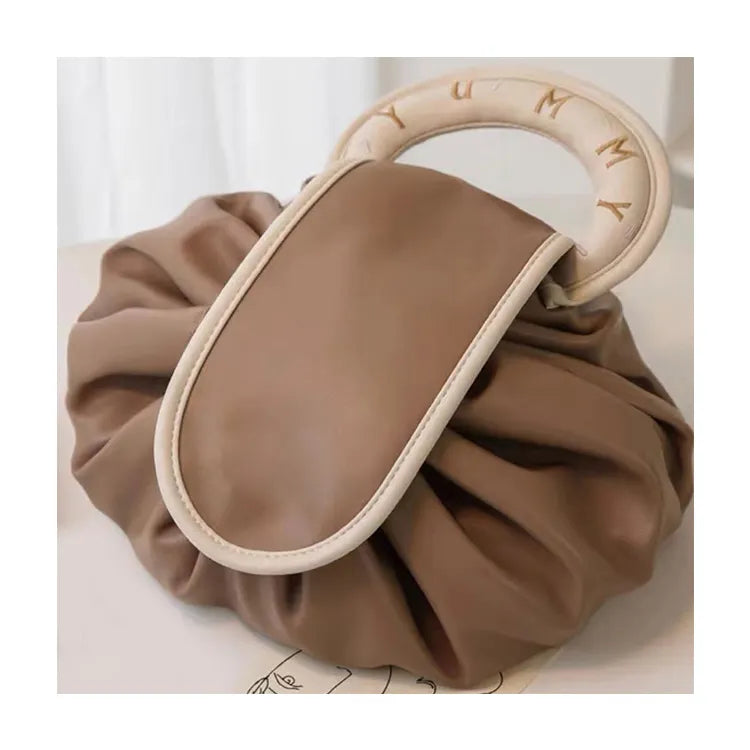 Wasserfeste Kosmetiktasche mit viel Stauraum