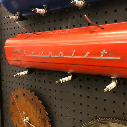 Einzigartige Wandhaken im Zündkerzen-Design – Perfekt für Auto-Fans!