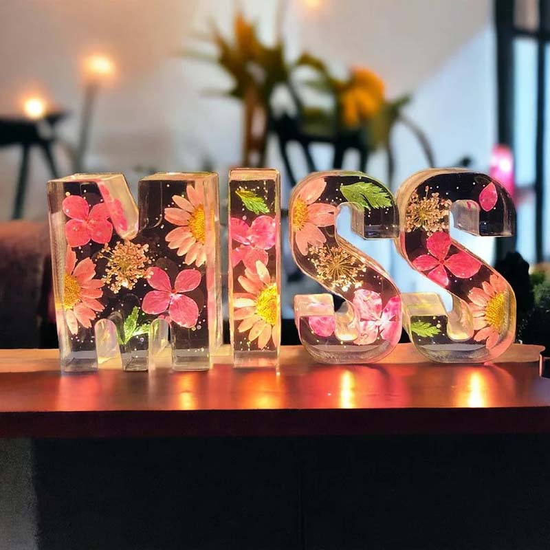 Blumenlicht aus Kunstharz – Natürlicher Glanz für dein Zuhause!