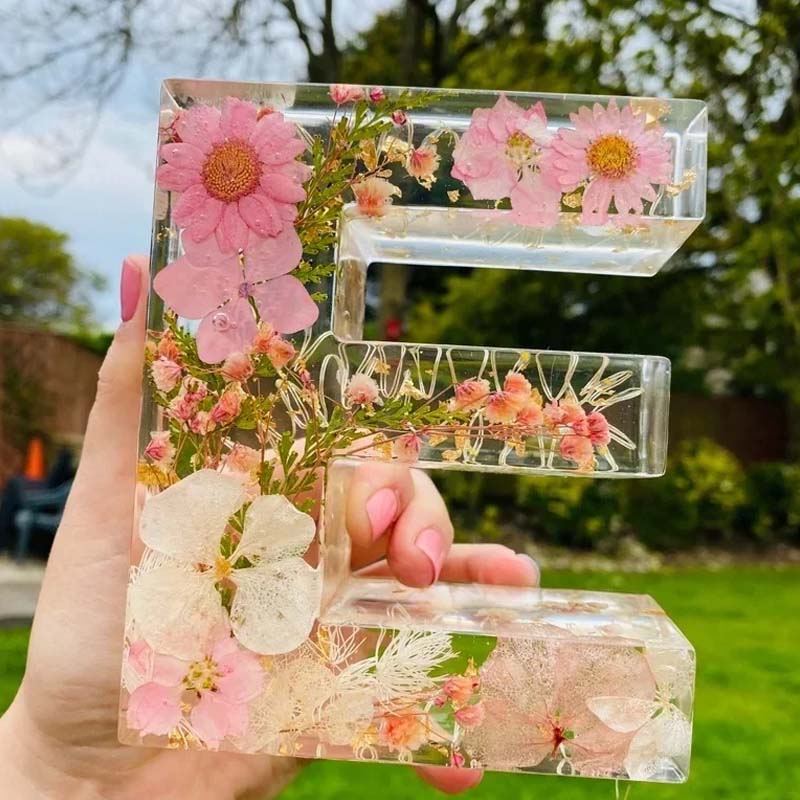 Blumenlicht aus Kunstharz – Natürlicher Glanz für dein Zuhause!