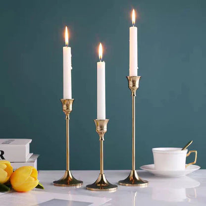 Eleganter Goldener Kerzenhalter