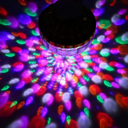 Bunte LED-Party-Glühbirne – Dreht sich automatisch für coole Lichteffekte!